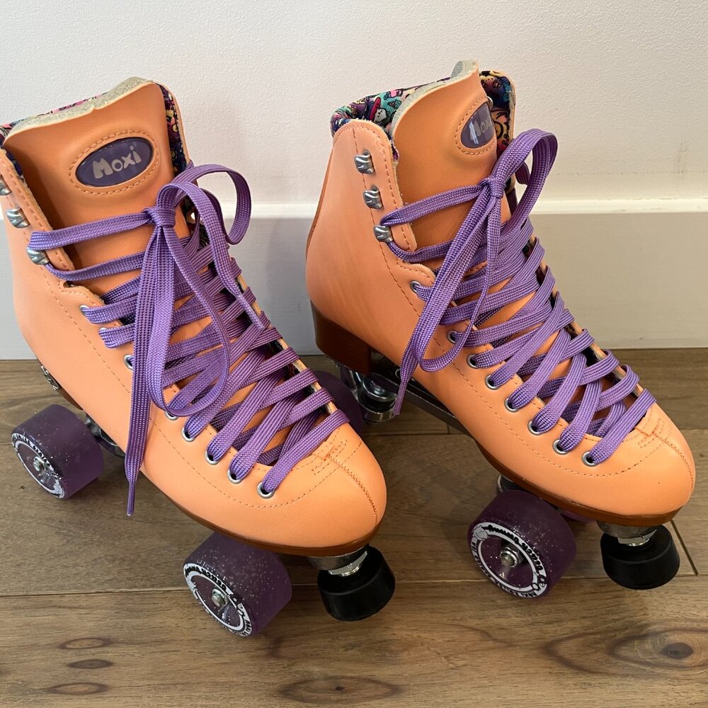 Moxi Beach Bunny Roller Skates, Peach Blanket, Size 7 (fits like 8), like new - Picture 6 of 14